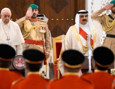 O Papa no Bahrein: a vocação de todo ser humano na terra é de fazer a vida prosperar