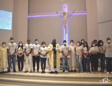 Paróquia Nossa Senhora das Graças reúne centenas de fiéis na Solenidade de Corpus Christi