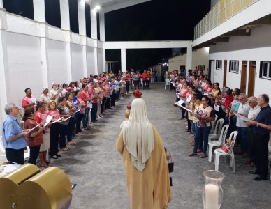 Paróquia Nossa Senhora do Carmo realiza encontro de formação acolhendo superiores