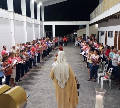 Paróquia Nossa Senhora do Carmo realiza encontro de formação acolhendo superiores